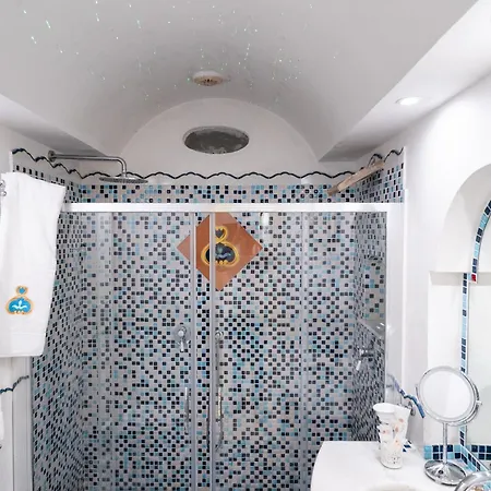 カサ コロンヌ *